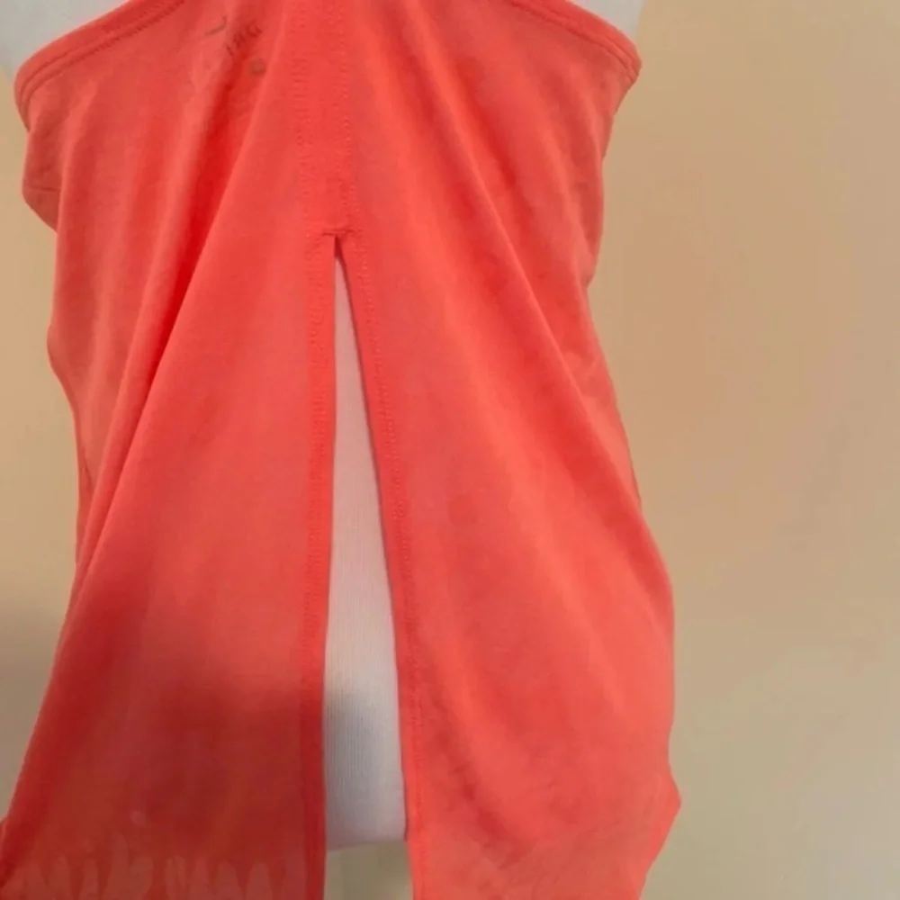 Nike top size Medium